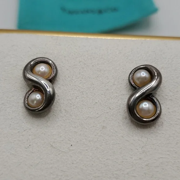 Tiffany & Co. Infinity Pearl Earrings - Sterling Silver & Freshwater Pearl - Picture 2 of 3